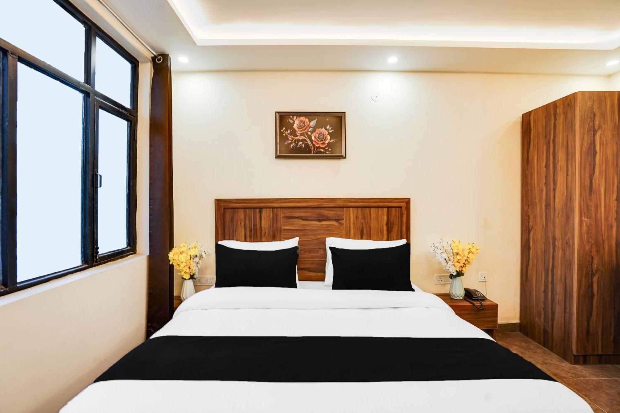 Super Townhouse The Royal Casa Hotell Ghaziabad Eksteriør bilde