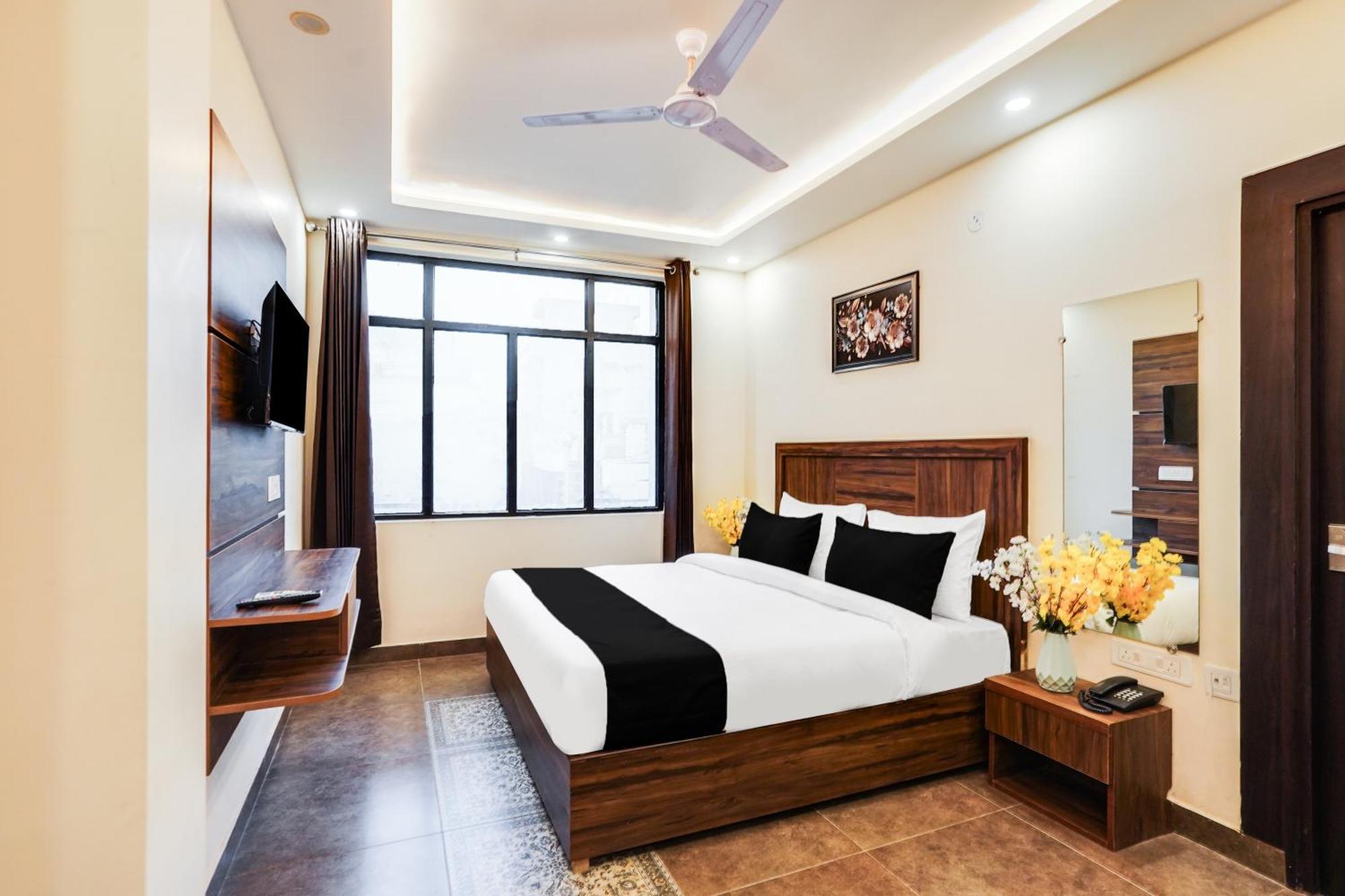 Super Townhouse The Royal Casa Hotell Ghaziabad Eksteriør bilde