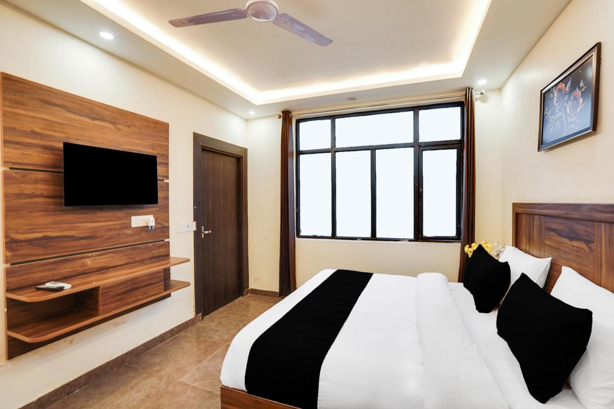 Super Townhouse The Royal Casa Hotell Ghaziabad Eksteriør bilde