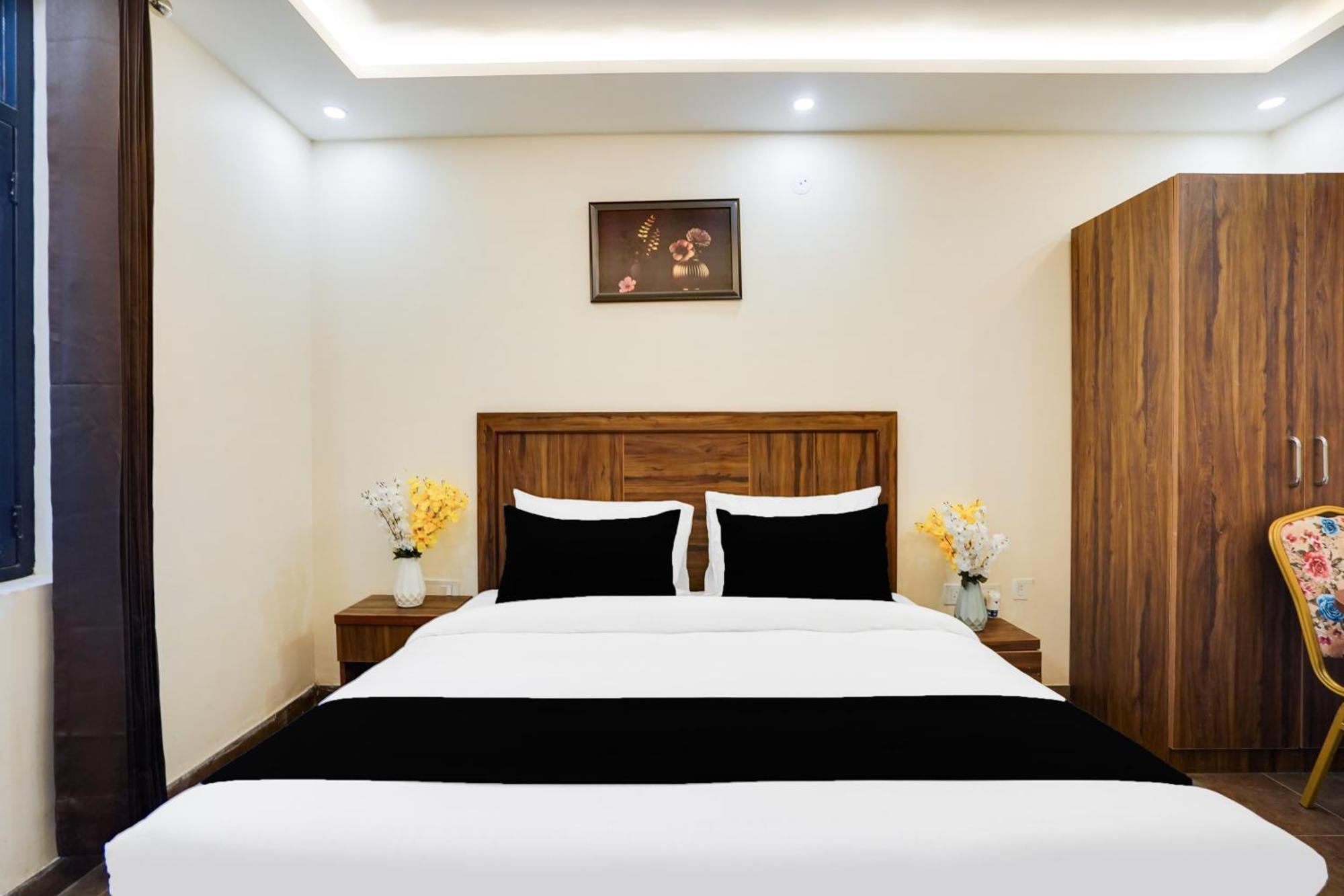 Super Townhouse The Royal Casa Hotell Ghaziabad Eksteriør bilde