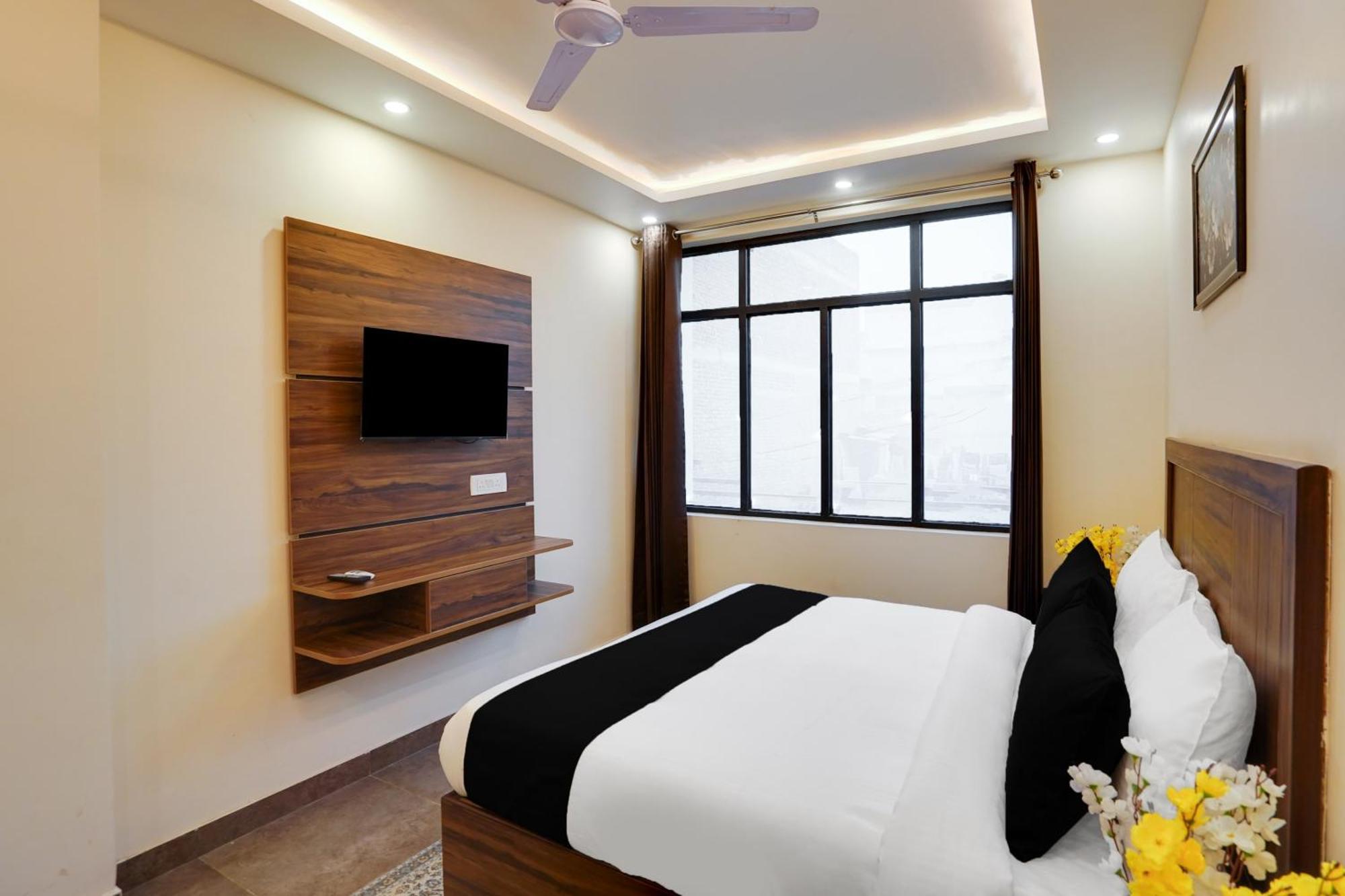 Super Townhouse The Royal Casa Hotell Ghaziabad Eksteriør bilde