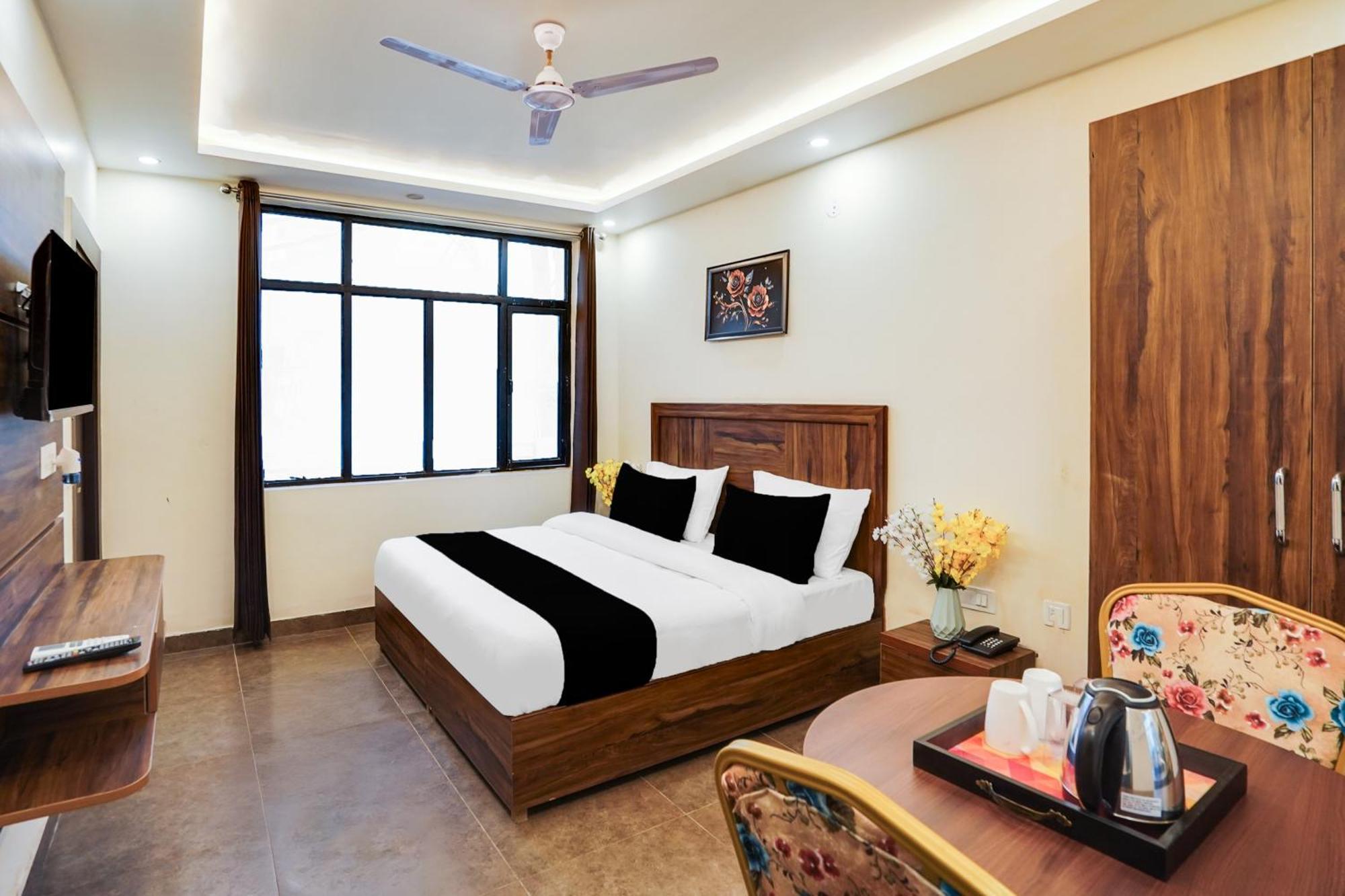 Super Townhouse The Royal Casa Hotell Ghaziabad Eksteriør bilde