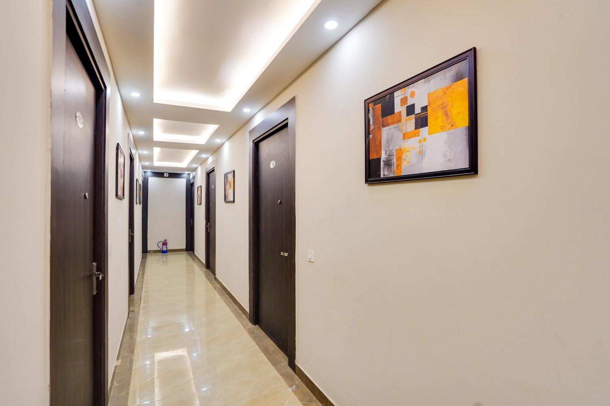 Super Townhouse The Royal Casa Hotell Ghaziabad Eksteriør bilde